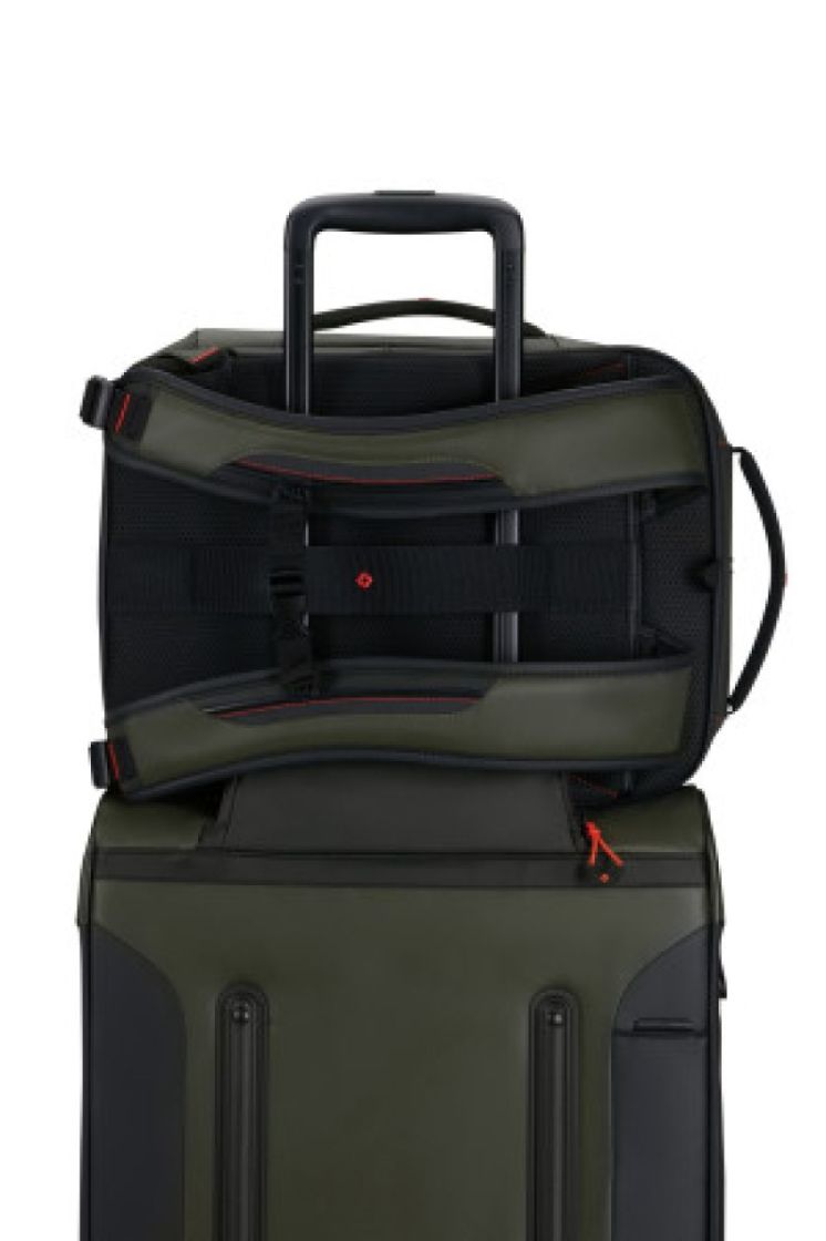 Ecodiver laptop underseater climbing ivy